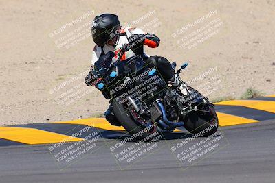 media/Oct-09-2022-SoCal Trackdays (Sun) [[95640aeeb6]]/Turns 9 and 10 (1050am)/